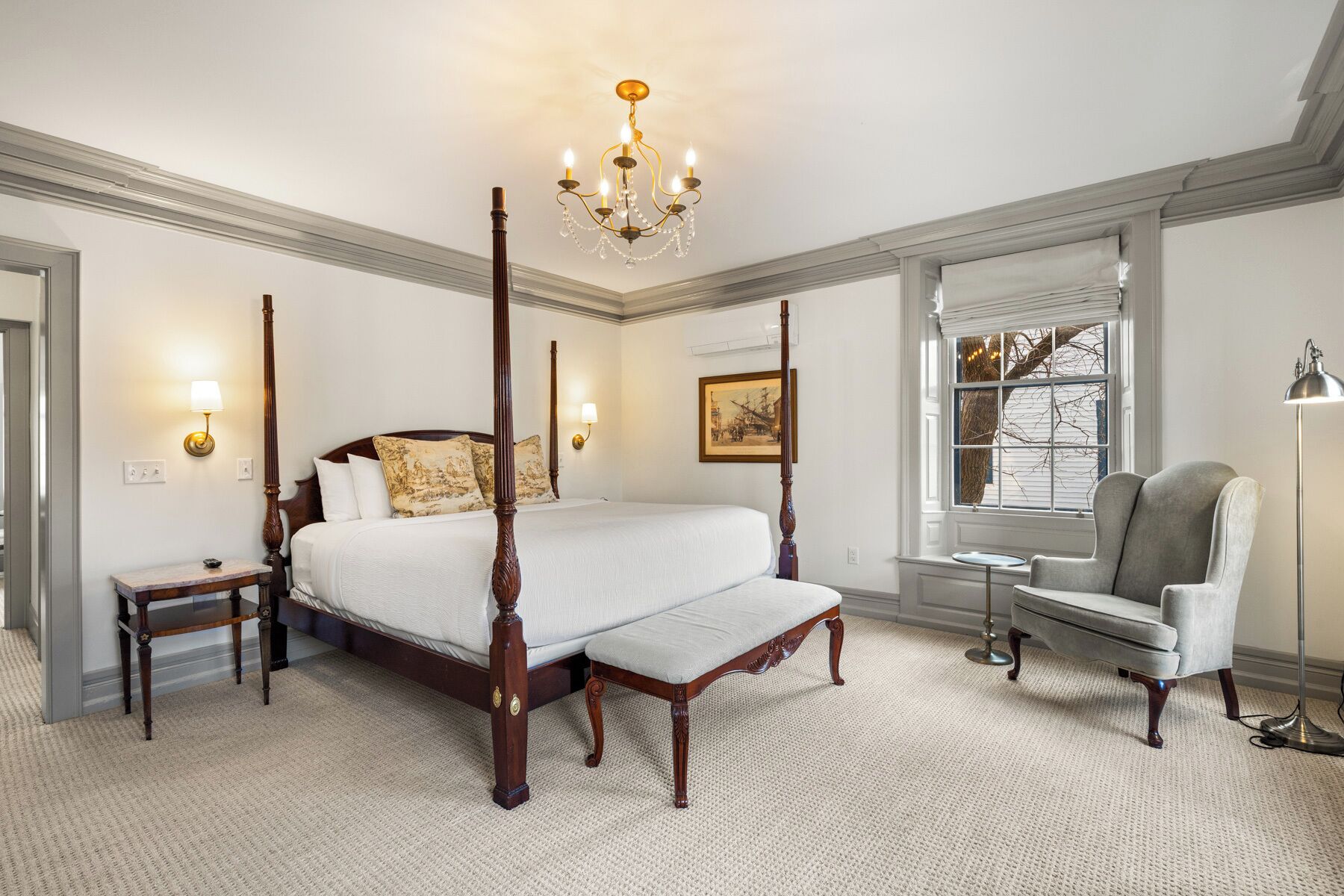 Premium bedding, pillow-top beds, minibar, in-room safe