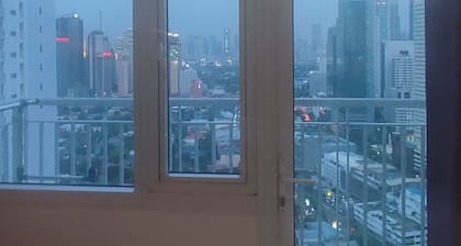 Lovely 1BR in Makati 200Mbps with Netflix
