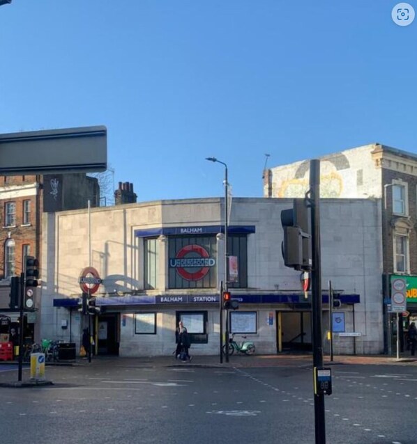 Front of property - Double Room - Balham Guest House F1 (London)