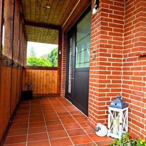 Exterior detail - Heidezauber: Modern vacation apartment with terrace and fireplace (Uelzen)