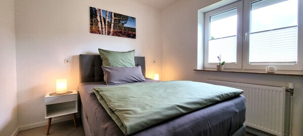 3 bedrooms, in-room safe, iron/ironing board, travel crib