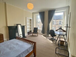 4 bedrooms, desk, iron/ironing board, bed sheets