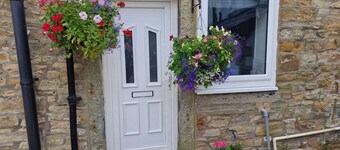 4 bed charming, Family-friendly cottage, built in 1694