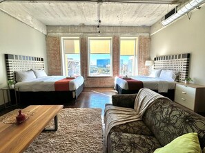 1 غرفة نوم ومكواة/لوح كي وواي فاي مجانًا وملاءات أسرّة