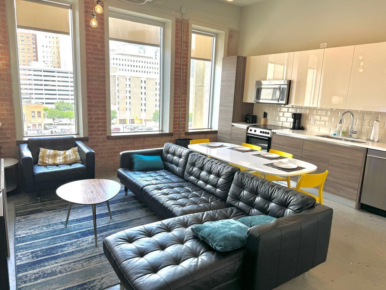 2 BR | 2 BT | Downtown | Free Valet Parking | # 6