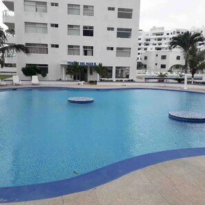 Pool - Lujoso Frente al mar AC Unit Piso 9 Casablanca (Same)