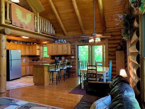 Smart TV, fireplace, DVD player, music library - Log cabin in the woods with Marion Lake access in Otter Tail County. (Richville)