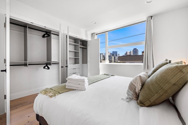 2 bedrooms, desk, iron/ironing board, WiFi