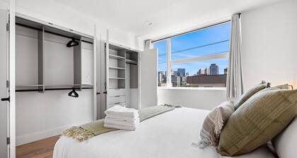 Centrally located, modern Seattle townhome breathtaking SpaceNeedle views!