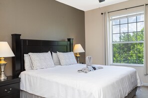 3 habitaciones, tabla de planchar con plancha, wifi y ropa de cama