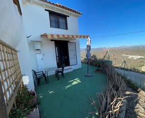 Outdoor dining - Apartamento en el Campo (Arenas)