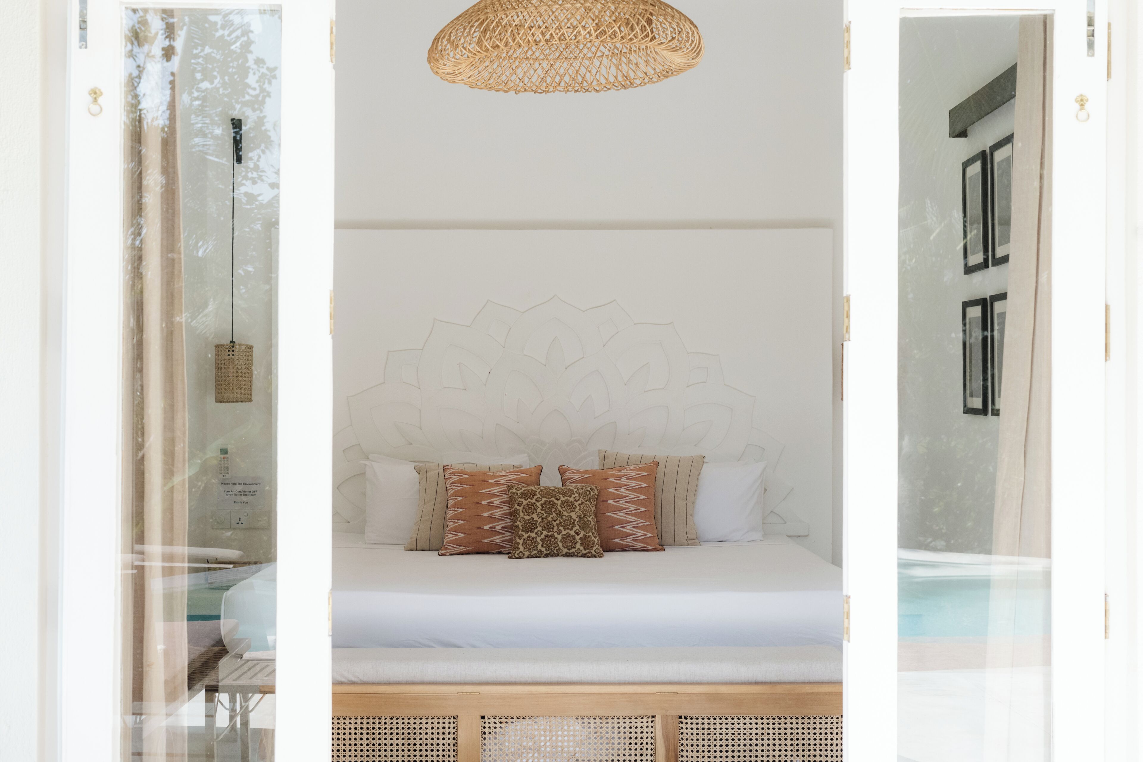 8 bedrooms, iron/ironing board, free WiFi, bed sheets