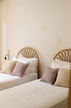 8 bedrooms, iron/ironing board, free WiFi, bed sheets