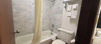 Relax Inn & Suites