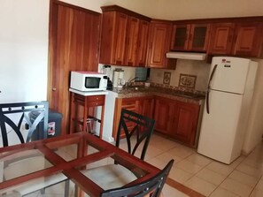 Private kitchen - Great 1 Bedroom Apt. 2 Blocks From the Beach (playa del carmen)