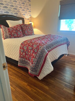 3 Schlafzimmer, Reisekinderbett, kostenloses WLAN, Bettwäsche