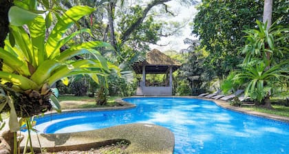 CASA PUMILIO: Family Vacation Home w/concierge service! Mountain, 5min to Beach.