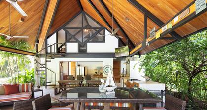 CASA PUMILIO: Family Vacation Home w/concierge service! Mountain, 5min to Beach.