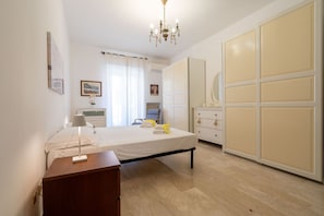 1 quarto, ferros/tábuas de passar roupa, Wi-Fi, roupa de cama