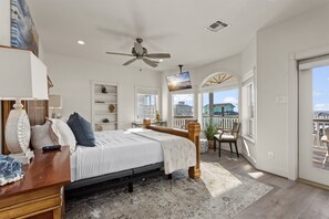 4 Schlafzimmer, Schreibtisch, Bügeleisen/Bügelbrett, kostenloses WLAN