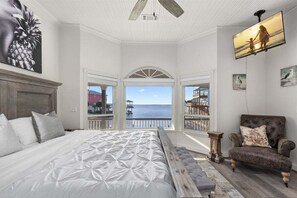 4 bedrooms, desk, iron/ironing board, free WiFi - Hot Tub | Bayfront Views | Private Dock (Galveston)