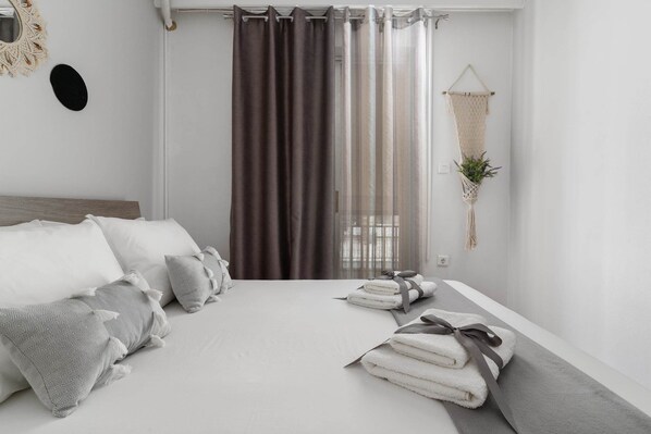 4 slaapkamers, een strijkplank/strijkijzer, gratis wifi, beddengoed