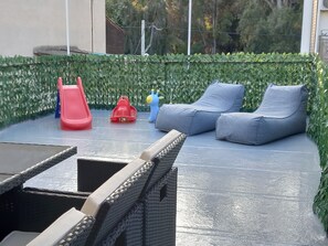 Children’s area - Chris's Best Apartment in Athens (Egaleo)