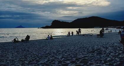 House with pool in Camburi spectacular views of the Atlantic Forest and 200m from the beach