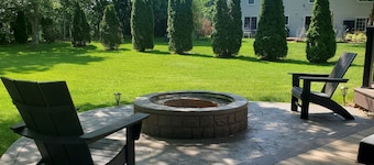 Outdoor Oasis! Lots of Amenities