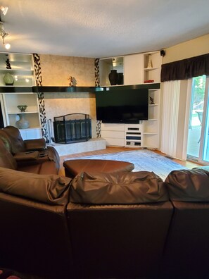 Smart TV, fireplace, computer monitors
