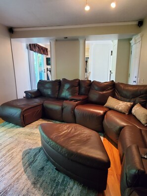 Älytelevisio, takka, tietokoneen näyttö