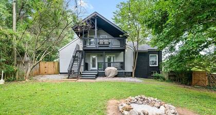 The Gameroom on Madison | Large Home Accommodates 12 Guests (102 Madison Ter)