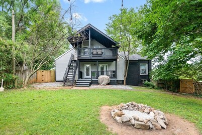 Memories on Madison | Entire Home w/ Game Room & Outdoor Fire Pit (102 Madison Ter)
