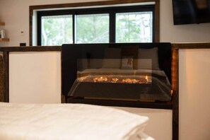 Interior - Private Chalet in Nature & Water / Near Algonquin (Barry's Bay)