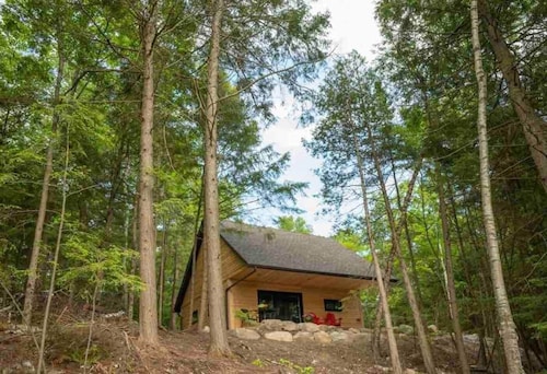 Private Chalet in Nature & Water / Near Algonquin