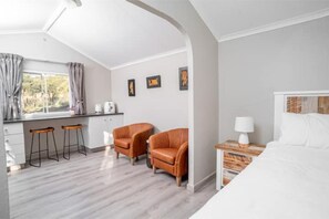 1 chambre, bureau, Wi-Fi gratuit, draps fournis