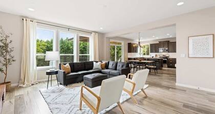 5 Bedroom Home w/Guest Suite & Private Sauna