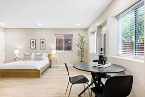 Unclassified image, 5 of 44, button