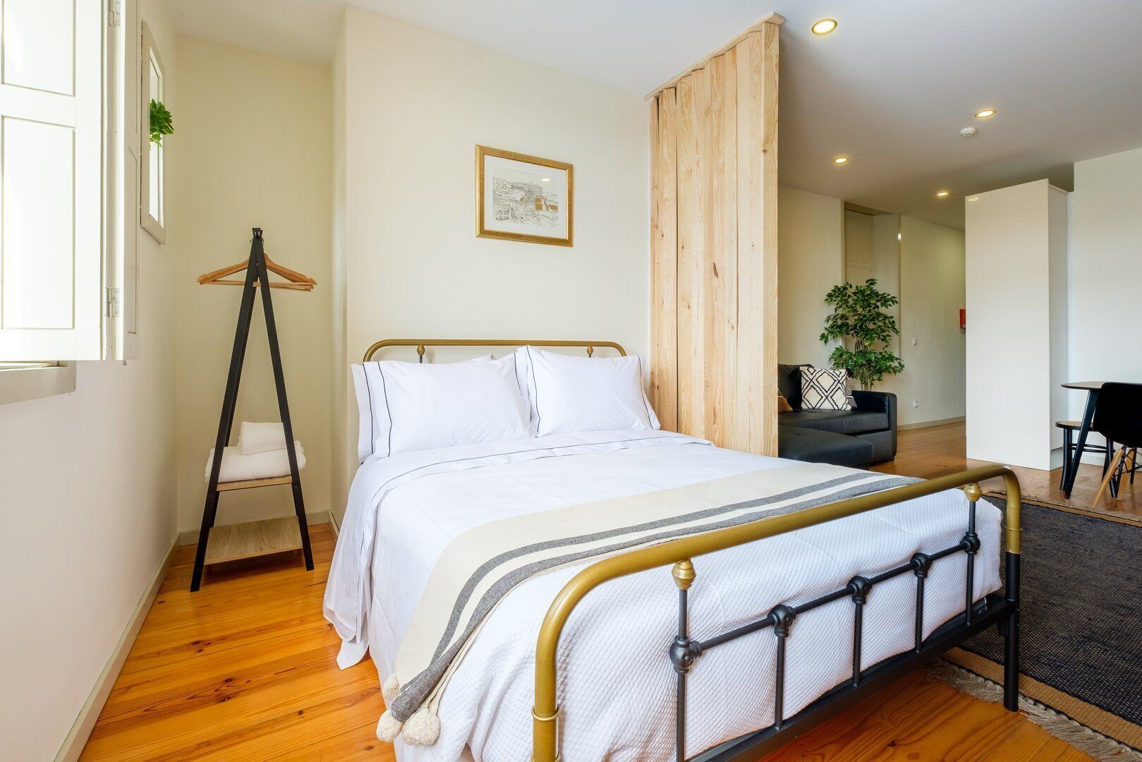 1 habitación, escritorio, internet y ropa de cama 