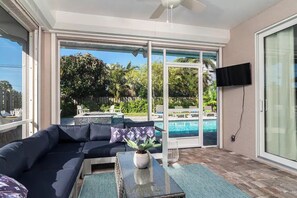 Smart TV, books, music library, stereo - The Sun-kissed Retreat • HEATED Pool & Spa • Near Vanderbilt Beach  (Naples)