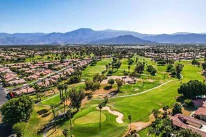 Golf - Coachella Music Festival 10min walk to grounds (Indio)