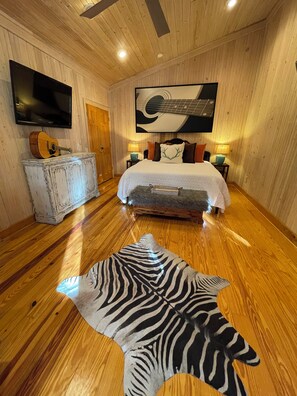 5 habitaciones, tabla de planchar con plancha, wifi y ropa de cama 