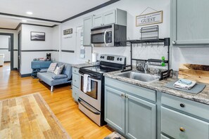 Fridge, microwave, stovetop, coffee/tea maker - Bright Brevard Home Near Downtown & Trails (Brevard)