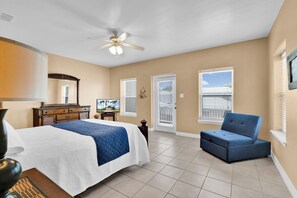 3 habitaciones, tabla de planchar con plancha y cuna de viaje 