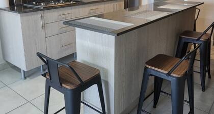 Modern 2BR Executive Apartment with Parking – Guadalajara