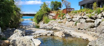 Large holiday home set across from the beach
