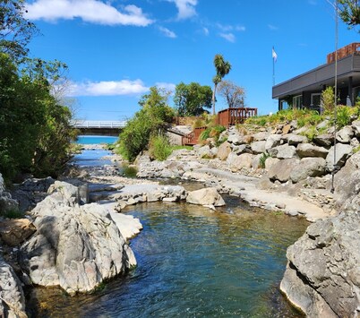Large holiday home set across from the beach