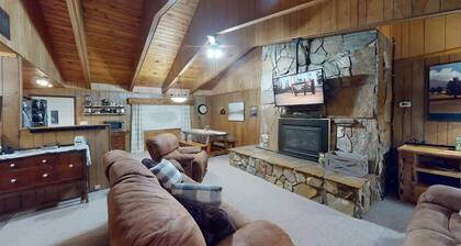 33 MI to YNP | Near Reservoir | Fire Pit & BBQ