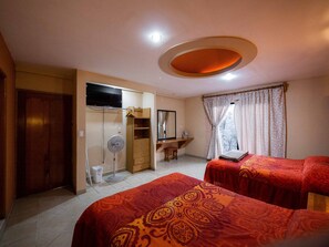 Family Quadruple Room | Desk, laptop workspace, iron/ironing board, free WiFi - hotel el angel taxco (Taxco)