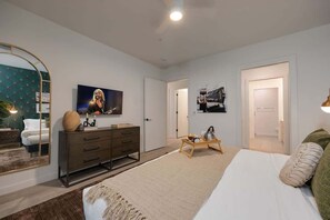 4 habitaciones, tabla de planchar con plancha, cuna de viaje y wifi 